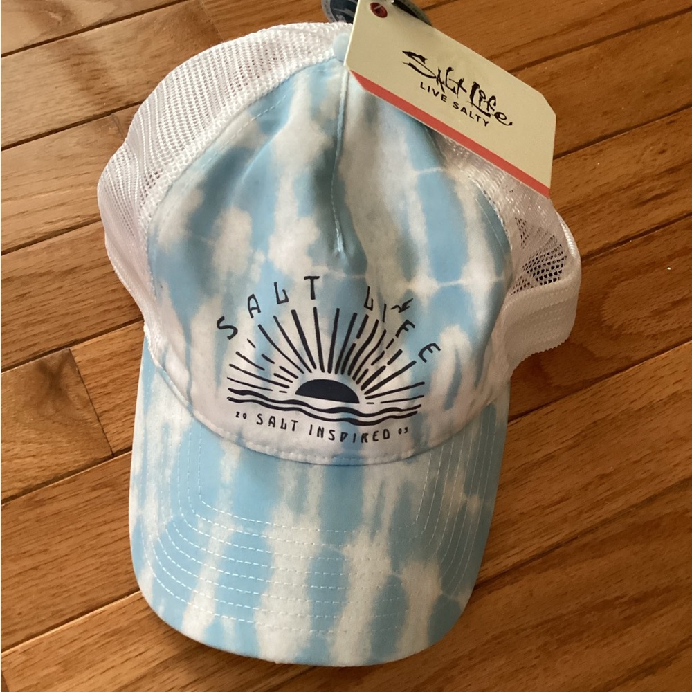 NWT SALT LIFE HAT - LIGHT BREATHABLE MESH & SNAPBACK CLOSURE - “SALT INSPIRED